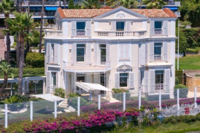 REF 2146 - Cannes - Sea view villa for rent